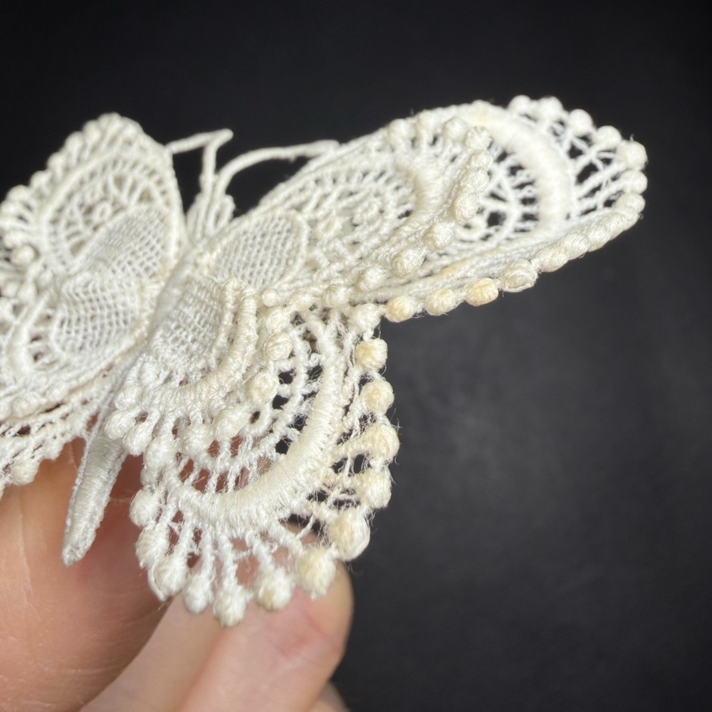 Vintage White Swiss Lace Butterfly Brooch Pin - Picture 11 of 12